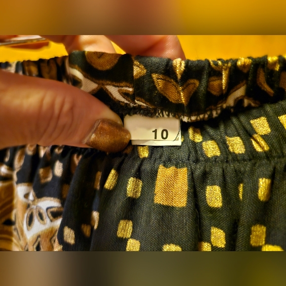 VINTAGE SIZE 10 SKIRT *SEE MEASUREMENTS* - Picture 5 of 5